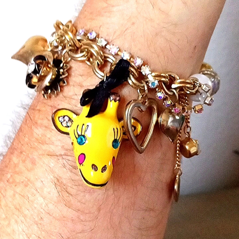 Vintage BETSEY JOHNSON A Day At the Zoo Giraffe Stretch Charm Bracelet.
